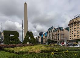 Se ha encontrado un obelisco egipcio con inscripciones jeroglíficas … diccionario salamanca de la lengua española. Ba Obelisco In Landscape Photo