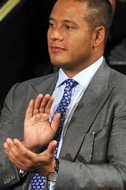 HEARD ON THE STREET: Investors Need First Aid KIT