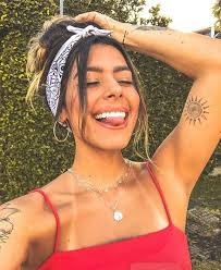 Read writing from isabela silva on medium. Pin De Isabel Silva Em Bandana Bandanas De Cabelo Acessorios De Cabelo Vintage Acessorios Para Cabelo