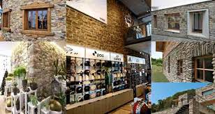 Sıvalar, bildiğimiz gibi yapılardaki yerlerine, yapılış ve malzemelerine göre sınıflandırılır. Tas Kaplama