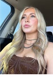 Mallory Brenner's Instagram, Twitter & Facebook