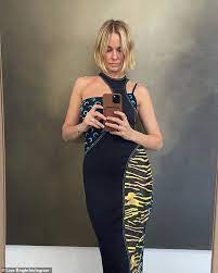 Browse 3,118 lara worthington stock photos and images available, or start a new search to explore. Wakrifh4umgymm