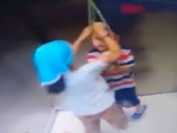 Viimeisimmät twiitit käyttäjältä superman & lois (@cwsupermanlois). Videos Virales Video Sister S Quick Thinking Saves Little Boy S Life After Rope Trapped In Lift S Door Drags Him Up By Neck Trending Viral News
