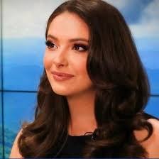 Sarah Robinson's Instagram, Twitter & Facebook