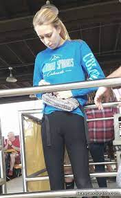 Hot leggings & spandex pants are among the hottest athletic gears of this decade. Spandex Leggings Cameltoe Sexy Candid Girls Cloudy Girl Pics