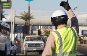 Chihuahua A Los Agentes De Vialidad Y Transito Les Prohibieron Usar Lentes Oscuros Y Cachuchas Para Protegerse Del Sol A P Usando Lentes Cachuchas Chihuahua