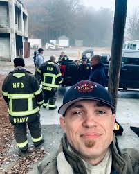 Chris Waller (@thesingingrealtor) • Instagram photos and videos