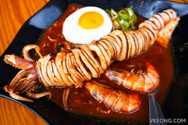 Nasi goreng udang rm12.90 sebab udang dia kecil sikit. Adwa Char Kuey Teow Kuala Pilah With Squid Prawn And Crab