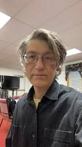 Jim Sitter Music weşana zindî çêkir.