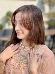 خوبصورت، فقط چاند ہے✨۔ . . . . . . . #explore #trending #viral #traditional  #love