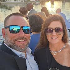 Who can repair my fence in Gulfport, Florida?