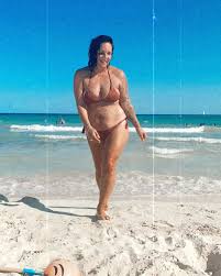 Danni büchner teilt gegen hater ausdanni büchner (43) hat die nase voll! Danni Buchner Erklart Darum Macht Faneteria Zwangspause Promiflash De