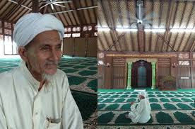 Sebaik sahaja sampai di airport sultan ismail petra, den terus ke masjid ni.nak tengok sendiri apakah benar seperti yang dikhabar2kan sambil tunaikan solat jumaat di sini. Kalau Ke Kelantan Singgahlah Ke Masjid Ar Rahman Setiap Kisah Binaannya Pasti Buat Anda Terpukau Destinasi Mstar