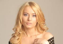 She is beautiful, tall, pretty and has garnered a lot of fans in the past few years. Picture Of Laura Cosoi