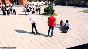 богатый парень влюбился в простую девушку из его школы фильм Bogatyj Paren Vlyubilsya V Obychnuyu Devushku V Univere Mp3