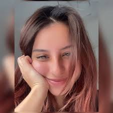 Valeria Cabrera 🫀 (@itsvalecm) • Threads, Say more