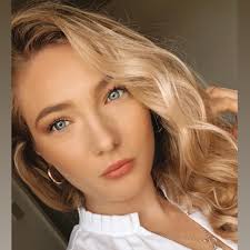 Hello! Very excited to have received our new Ninja 7.6l air fryer. I will  knuckle down and read the instructions and recipes over the weekend but one  quick question: does everyone have