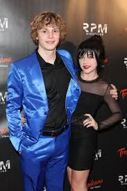 Peters reportedly popped the question with a pink gold and diamond ring in new york city before the couple jetted to london for new year's eve. Who Has Evan Peters Dated Popsugar Celebrity