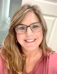 Debbie Sander's Instagram, Twitter & Facebook