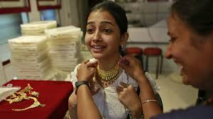 Gold consumption: India could retain lead over China this year