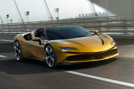 Avec cette ferrari gtc4 lusso t, les passionnés du cheval cabré ont là une possibilité d'avoir l'objet de leur désir tout en conservant un soupçon de raison tant elle peut s'utiliser tous les jours. Ferrari Sf90 Hybrid Hypercar Convertible Spider Model Joins Coupe Car Magazine