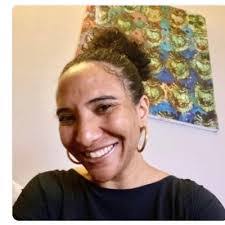 Julie Counts's Instagram, Twitter & Facebook