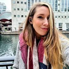 Flick Buchanan MCIPR (@MrsFlickH)