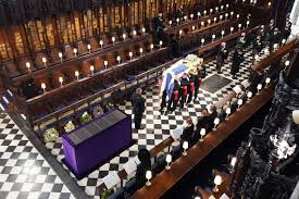 Prince philip's coffin will be carried in a specially designed land rover, while members of the royal family will follow behind on foot, including his son prince charles. Oo Uowapz9q Mm