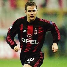 Oliver Bierhoff Condivide Una Particolare Statistica Con Krzysztof Piatek Il Tedesco Infatti E Stato L Ultimo Giocatore Prima D Ac Milan Milan Sports Jersey