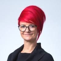 Bianca Davies's Instagram, Twitter & Facebook