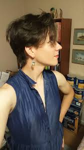 The idea that women with long hair are considered to be a more desirable mate in men's eyes is supported by decades of examples from popular culture and evolutionary psychology. Thankful That Short Hair Can Be Considered Feminine Crossdressing