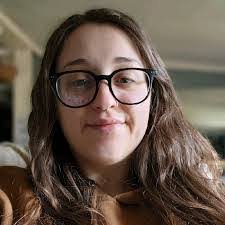 Ana Singleton's Instagram, Twitter & Facebook