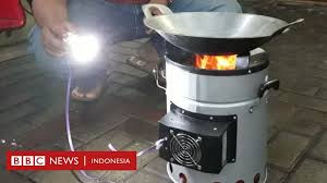 Lampu petromak berbahan bakar gas sebagai sumber penerangan bagi masyarakat pedesaan dan : Perkenalkan Hawuko Kompor Buatan Bandung Berbahan Bakar Sampah Yang Mengalirkan Listrik Bbc News Indonesia