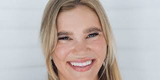 Danielle Sees's Instagram, Twitter & Facebook