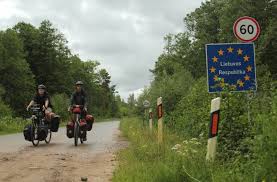 Litvanya ve polonya sınır işaretleyicileri. Cycle Touring From Gdansk Poland To Vilnius Lithuania With Dodo And A Teddy Bear Bicycle Touring Pro