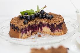 Schwarze Johannisbeeren Kuchen Mit Vanille Mandel Streuseln Feiertaglich Das Schone Leben