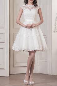 Retrouvez nos différents modèles de robes de mariés à petit prix ! Preparer Le Costume Homme Mariage Plus Tot Vetements De Mariage Pas Cher