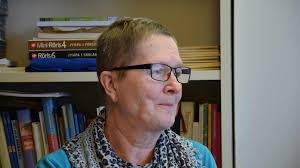 Jättekiva. Jag hörde att du får operera bort bröstet”