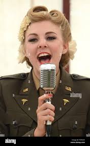 Annie andrews hi-res stock photography and images