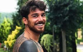 Andrea zenga, nato dalla relazione tra walter zenga e roberta termali, ha quattro fratelli: Andrea Cerioli Eta Peso Altezza Tutte Le Info Sul Personaggio Piu Discusso Di Temptation Island Vip Urbanpost