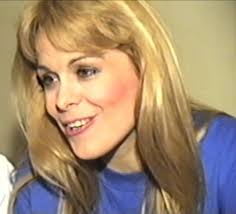 Aburrido ..esperando el partido...jaja