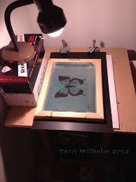Burning A Screen Diy Screen Printing Silk Screen Printing Diy Prints