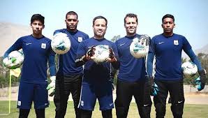 El dia del arquero (juan sasturain) de pibe, uno es arquero por vocación o por descarte pero predoina el descarte o el negociado ir y venir de incesantes <b>arqueros sie<b>pre renovados: Alianza Lima Envio Saludo Por El Dia Del Arquero Con Postal De Sus Cuatro Guardametas Instagram Nczd Futbol Peruano El Bocon