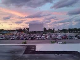 Easy to drive and my husband made no complaints about the instructions provided to properly connect/disconnect the electric, water, and septic systems. Top 7 Retro Drive In Theaters In Florida With Photos Trips To Discover