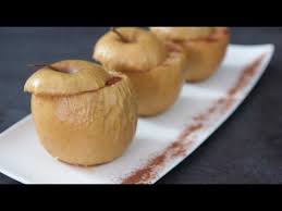Les Pommes Au Four A La Cannelle La Recette Pommes Au Four Recette Pommes Au Four Recette Cuisine Facile