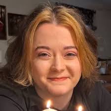 Emily South's Instagram, Twitter & Facebook