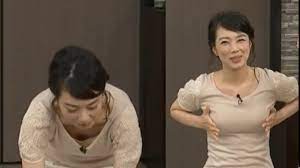 小柳津真由美【QVC】思わず『真剣だから魅せてしまった♪』しっかりと寄せて夢と期待をソコに集める！【放送事故級】 - YouTube