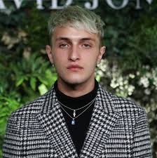 Anwar Hadid On The Scent That Reminds Him Of His Sisters And What Love  Smells Like