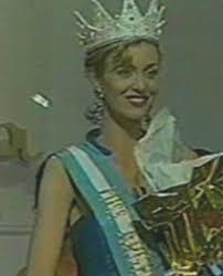 Cuando camila solórzano bajó los seis escalones blancos en el amplio escenario del. Miss Argentina Oficial
