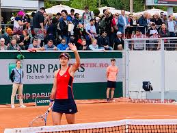 Romanca nu a gasit solutii la loviturile tari trimise de adversara sa, fiind prea mult in. Cu Cine JoacÄ Irina Begu In Turul 3 De La Roland Garros 2019 La Ce OrÄ Va Fi Meciul Pentru Optimi